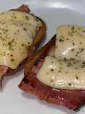 Garlic Bread with Ham and Cheese