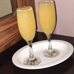A picture of Pineapple and ginger juice.