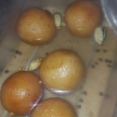 A picture of Gulab jamon.