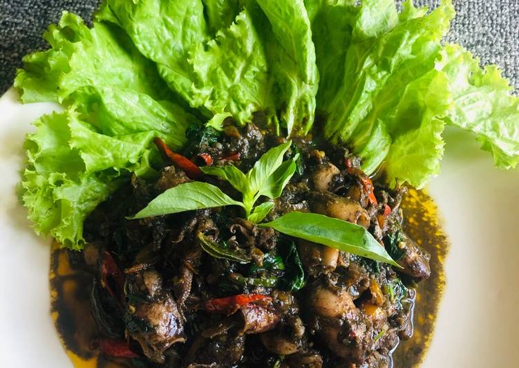 Cara Membuat Cumi Hitam Kemangi Rumahan