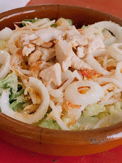 Una foto de Ensalada fresca ¡ideal para este tiempo!😍🥬