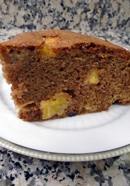 Una foto de Bizcocho de piña, pasas y canela