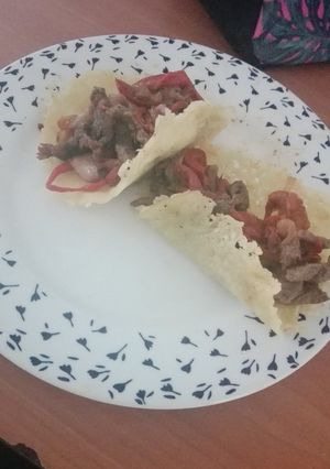 Una foto de Tacos con tortillas de queso