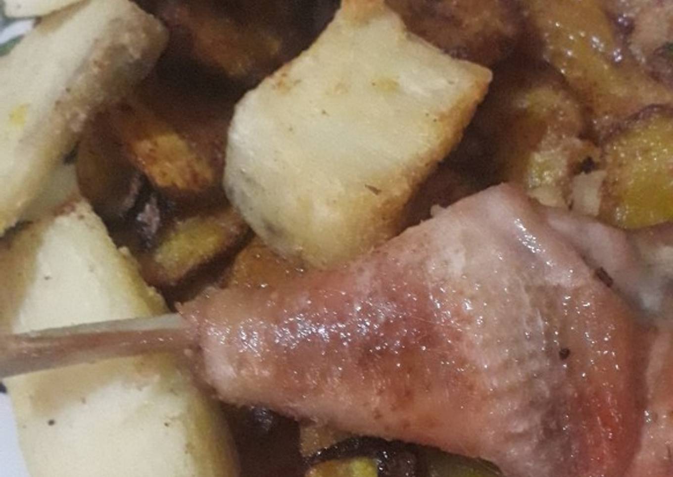 Crispy yam, fried plantain and a chicken