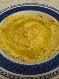 Una foto de Hummus de maíz vegano