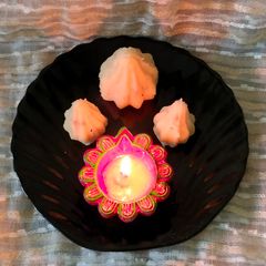 A picture of Rava sheera modak.