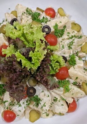 A picture of Creamy mustard potato salad.