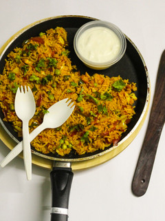 તવા પુલાવ (Tava Pulao Recipe In Gujarati) રેસીપી મુખ્ય ફોટો