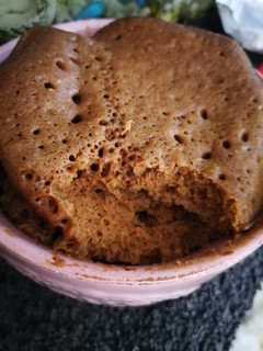 Una foto de Mugcake esponjoso de café