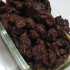 A picture of Dark soy sauce chicken.