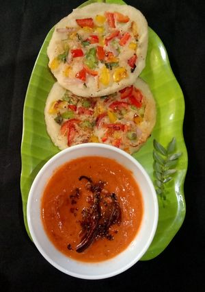 পেঁয়াজ টমেটো চাটনি(peyaj tomato chutney recipe in Bengali) রেসিপির প্রধান ছবি