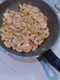 ผัดมะกะโรนีกุ้ง
