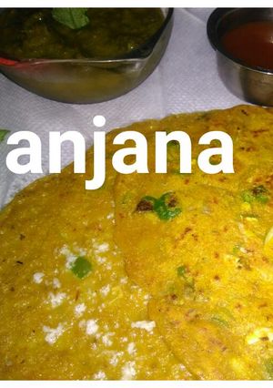 A picture of Wheat flour uttapam with lot's of veggies..