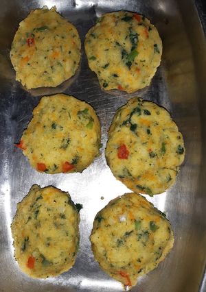 Una foto de Bombitas de polenta y vegetales. Receta vegana♡
