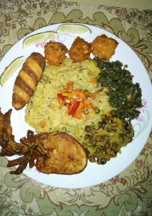 নরম খিচুড়ি রেসিপির প্রধান ছবি