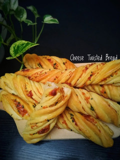 Foto resep Cheese Twisted Bread 🧀