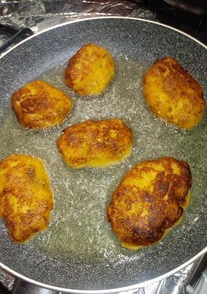 Una foto de Empanadas de plátano con leche