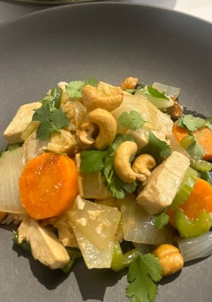 A picture of Cashew Tofu (or Chicken).