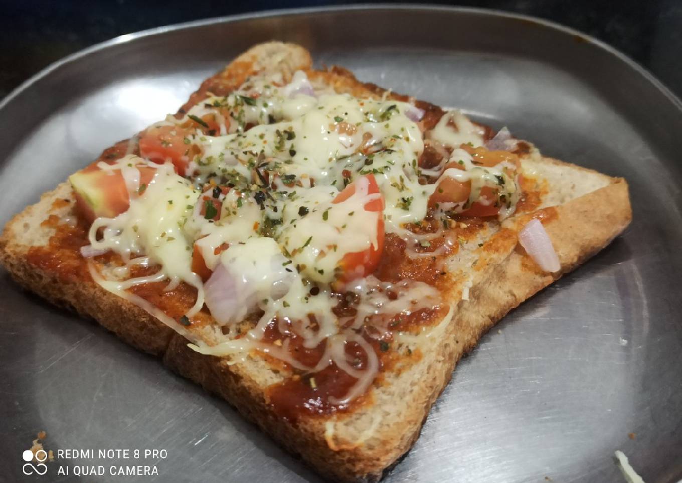 Quick bread pizza