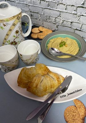 A picture of Bhetki Hummus Shell Puff.
