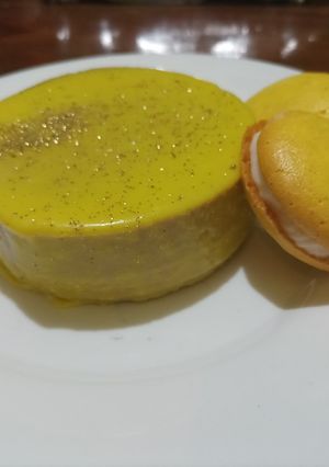 Una foto de Mousse con jelly de guayaba