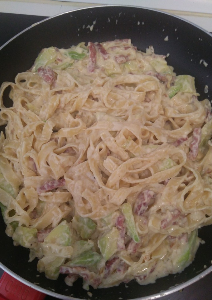 Una foto de Nidos al huevo con aguacate