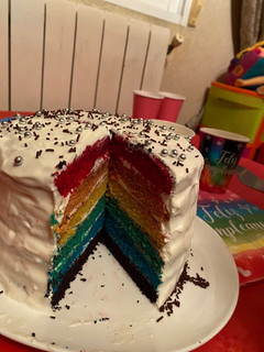 Una foto de Tarta arcoíris 🌈