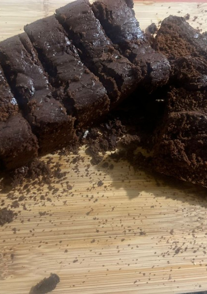 Una foto de Brownie delicioso fácil 😻