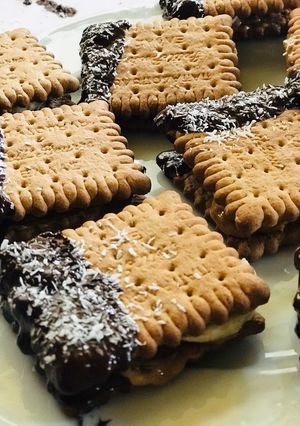 Φωτογραφία της συνταγής Peanut-sandwich με μπισκότα και μπανάνα