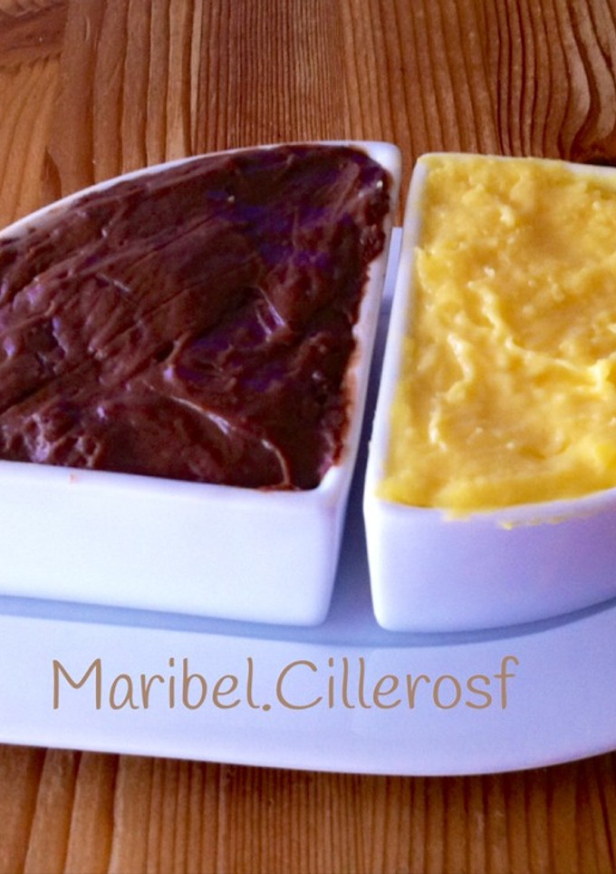 Una foto de Crema pastelera tradicional y crema pastelera de chocolate