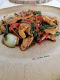 Salteado de pollo con pak choi