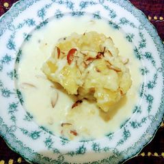 A picture of Malai Cake / Milk Cake.