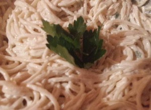 Una foto de Espaguetti blanco