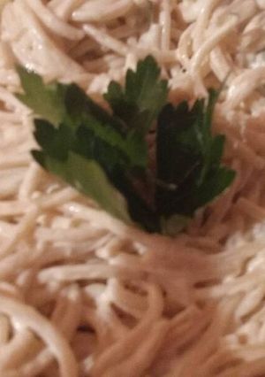 Una foto de Espaguetti blanco