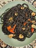 Spaghetti Nero a la Vongole
