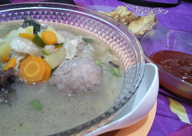 Sop Iga Bakso