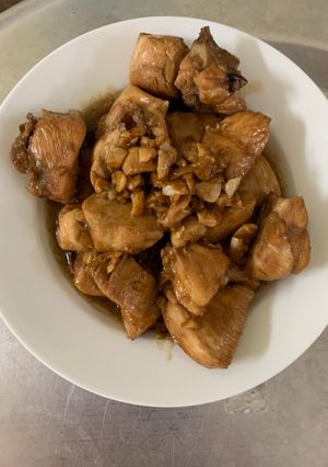 Hình của món Gà rán sốt xì dầu.