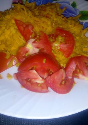A picture of Tomato carrot salads #author marathon#.