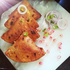 A picture of Leftover Chapati samosa.