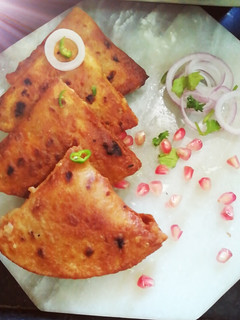 A picture of Leftover Chapati samosa.