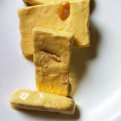A picture of 2 ingredients Mango ice-cream.