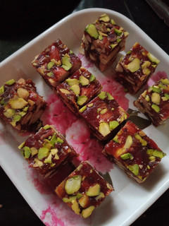 ડ્રાય ફુટ ખજૂર પાક(Dryfruit Khajur pak Recipe in Gujarati) રેસીપી મુખ્ય ફોટો