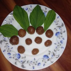 A picture of Ginger bolls.