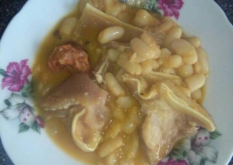 Judías blancas con oreja