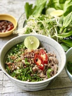 Hình của món Phở Khô Gia Lai.