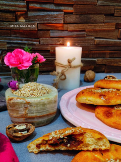 عکسی از دستور نان خرمایی گردویی