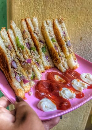 A picture of Chicken club sandwich.