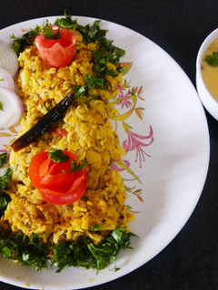 મિક્ષ દાળ વેજ વધારેલી ખિચડી કઢી (Mix Dal Veg Vaghareli Khichdi Kadhi Recipe In Gujarati) રેસીપી મુખ્ય ફોટો