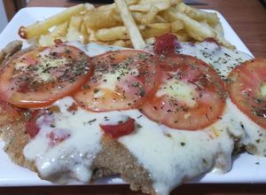 Foto principal de Milanesa a la Napolitana con papas fritas