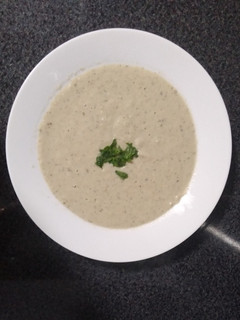 Una foto de Crema de berenjena con coliflor
